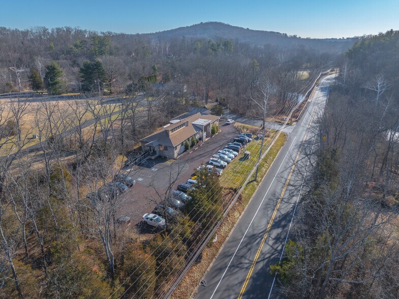 More Photos Of 102 Memorial Dr, Schwenksville Medical For Sale