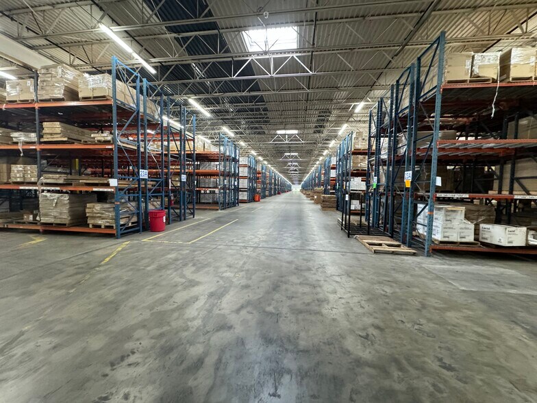 More Photos Of 840 SW Complex St, Lenoir Warehouse For Lease