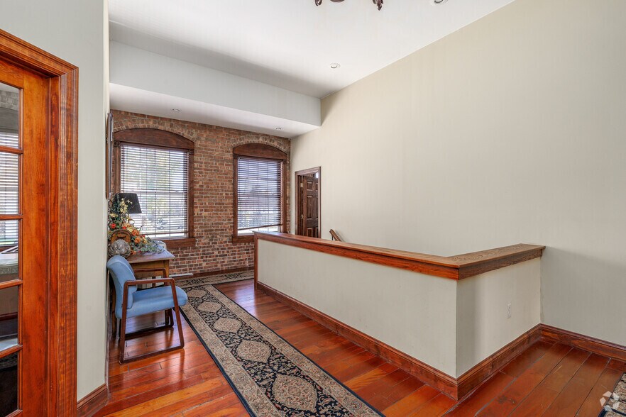 More Photos Of 3420 Maple Ave, Pulaski Warehouse For Sale