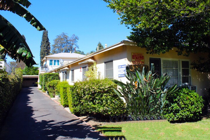 More Photos Of 14121-14123 1/2 Sylvan St, Van Nuys Apartments For Sale