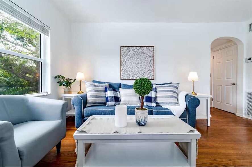 More Photos Of 2617 NE 13th Ct, Fort Lauderdale Apartments For Sale