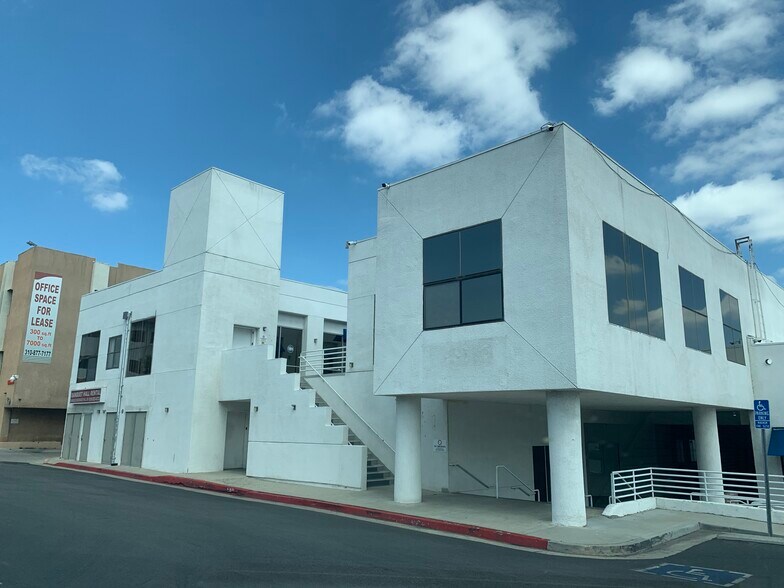 More Photos Of 19618-19620 Ventura Blvd, Tarzana Office For Lease