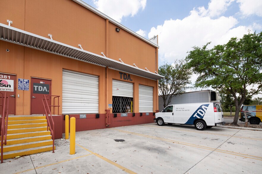 More Photos Of 3301-3389 NW 97th Ave, Miami Warehouse For Lease