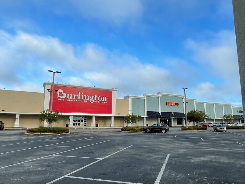 More Photos Of 5031-5417 US Highway 19, New Port Richey Unknown For Lease