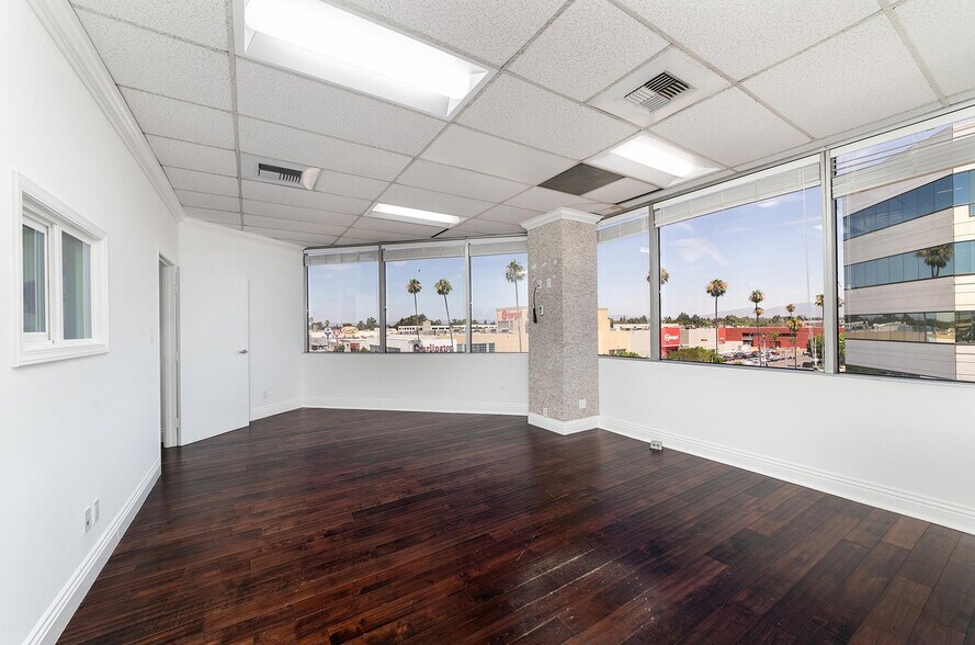 More Photos Of 6350 Laurel Canyon Blvd, North Hollywood Office For Lease