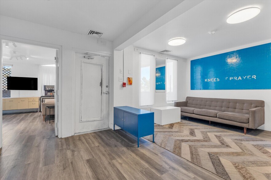 More Photos Of 674 Wells Rd, Boulder City Warehouse For Sale