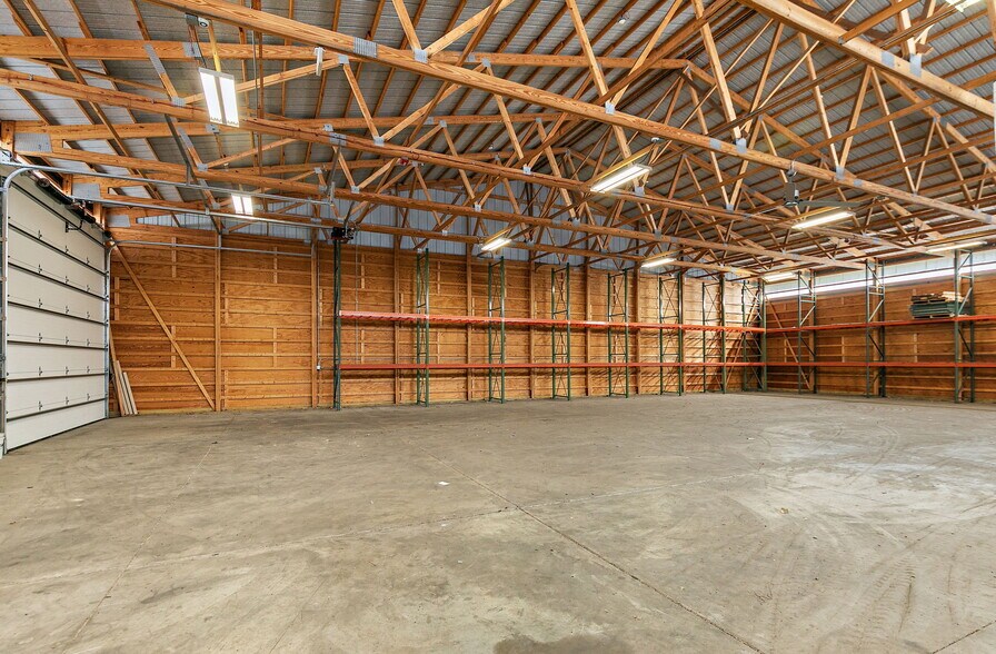 More Photos Of 303 Elgin Ave, Elgin Industrial For Sale