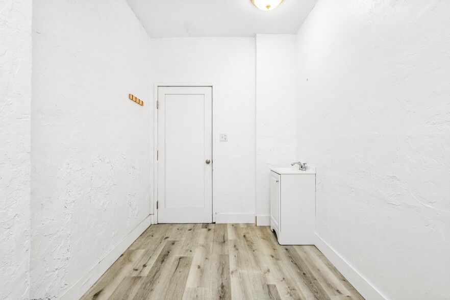More Photos Of 920 Commercial St SE, Salem Restaurant For Sale