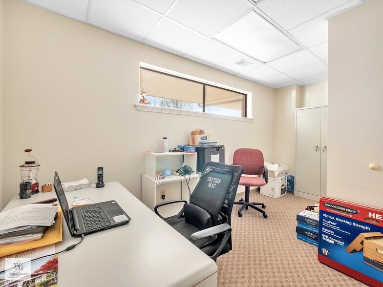 More Photos Of 25400-25430 Goddard Rd, Taylor Medical For Sale