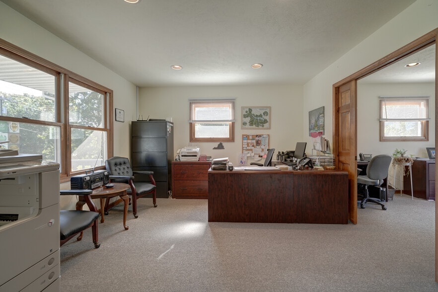 More Photos Of 2704 Lake Monticello Rd, Palmyra Office For Sale