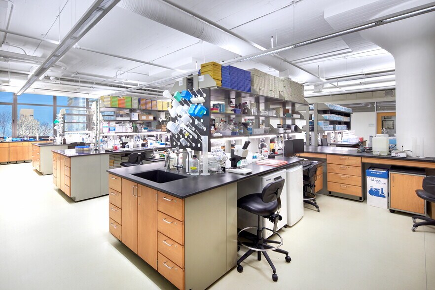 More Photos Of 521 W 57th St, New York Office For Lease