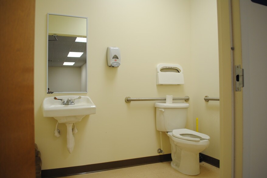 More Photos Of 20 PGA Dr, Stafford Office For Lease