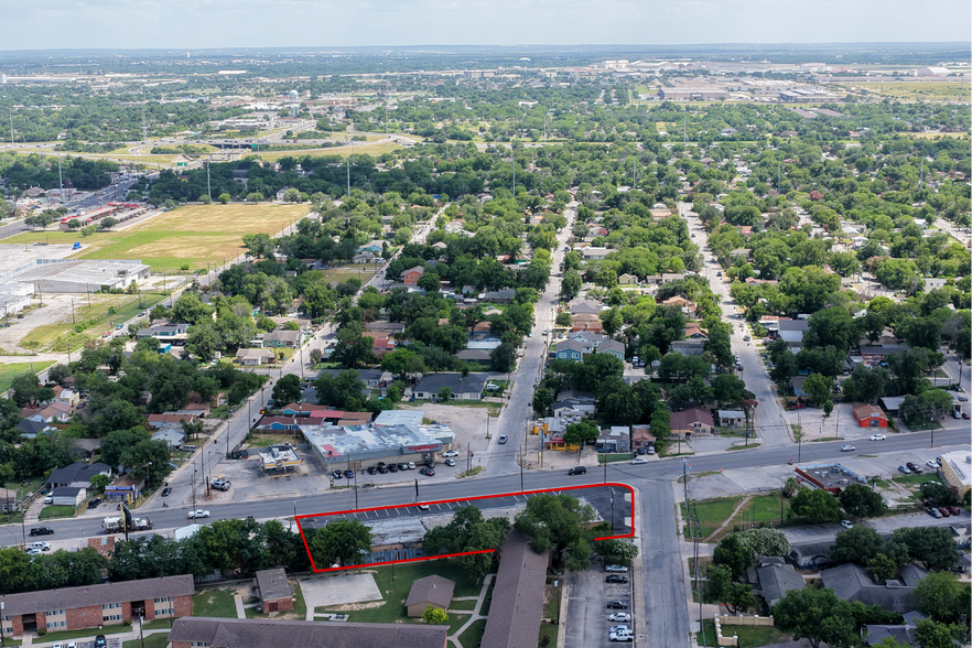 More Photos Of 1307-1407 Castroville Rd, San Antonio General Retail For Lease