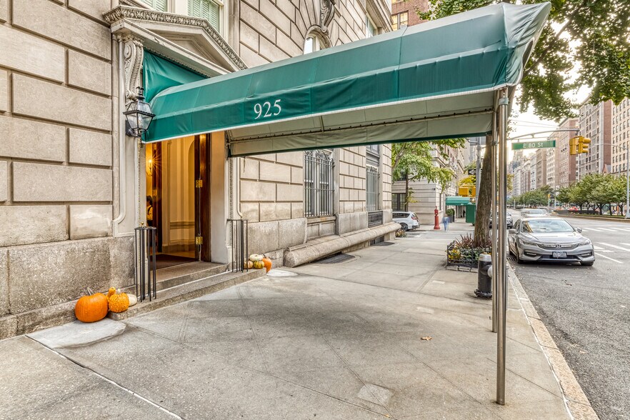 More Photos Of 925 Park Ave, New York Apartments For Sale