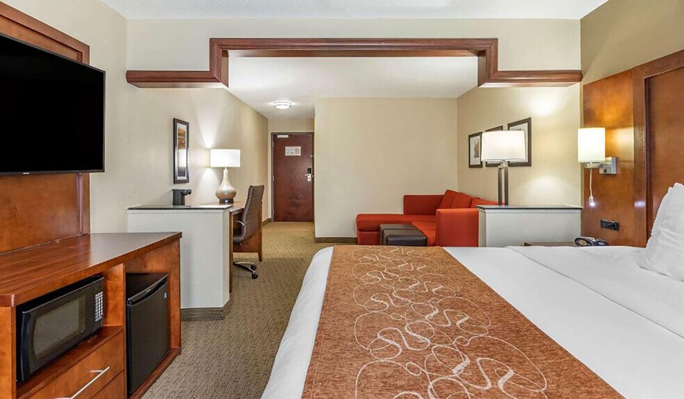 More Photos Of 350 Dodge Rd NE, Comstock Park Hotel For Sale