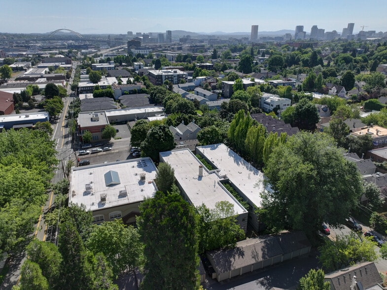 More Photos Of 2737 NW Upshur St, Portland Apartments For Sale