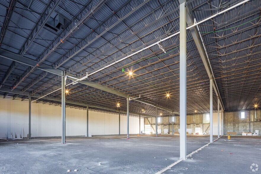 More Photos Of 4120 Russell Rd, Ottawa Unknown For Lease