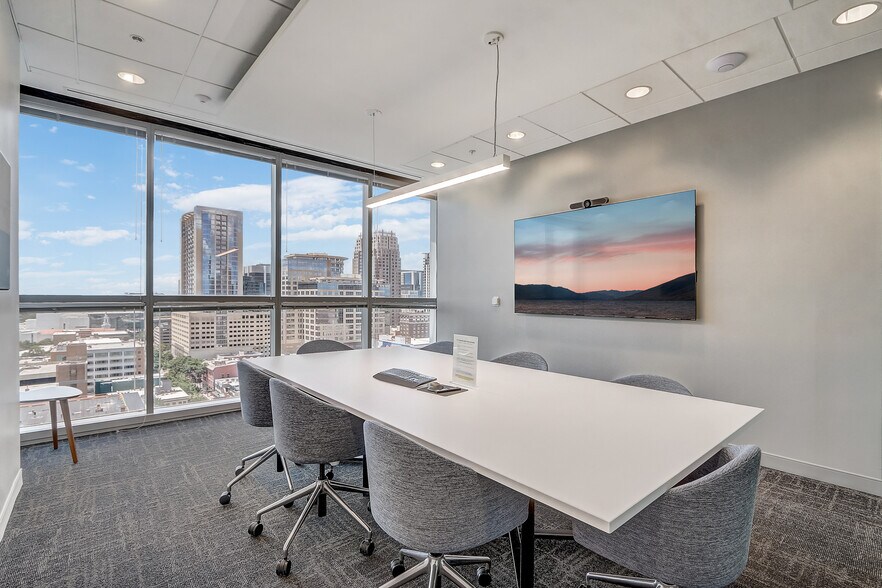 More Photos Of 111 N Magnolia Ave, Orlando Office For Lease