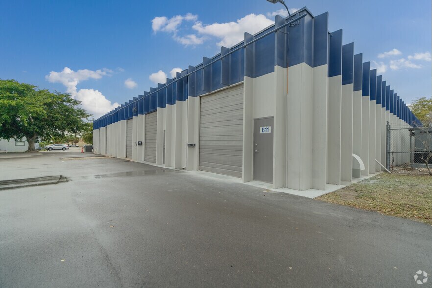More Photos Of 1111 SW 21st Ave, Fort Lauderdale Warehouse For Lease