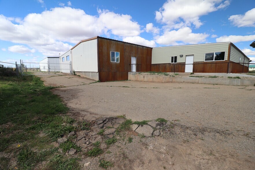 More Photos Of 2009 Industrial Road, Cortez Warehouse For Lease