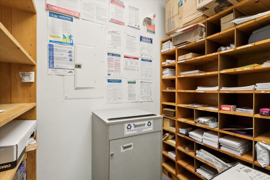 More Photos Of 732 Thimble Shoals Blvd, Newport News Office For Sale