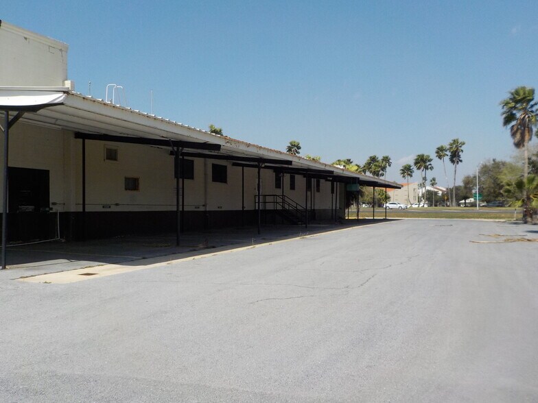 More Photos Of 1310 S Commerce St, Harlingen Office For Sale