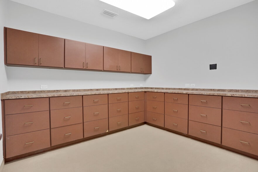 More Photos Of 6277 Dupont Station Ct, Jacksonville Medical For Sale