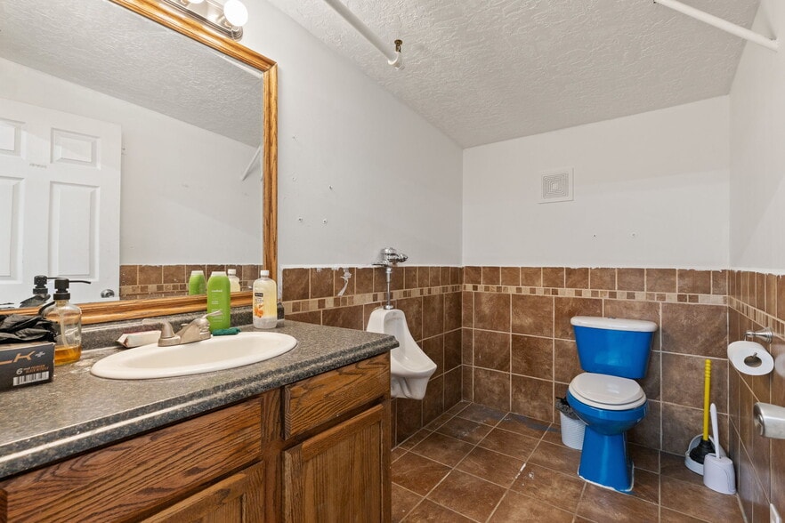 More Photos Of 7095 W 3500 S, Salt Lake City Service For Sale