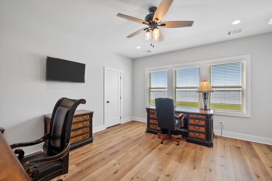 More Photos Of 121 Elm, Kerens Lodge Meeting Hall For Sale
