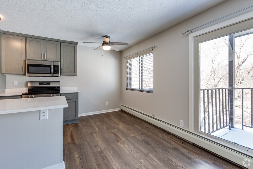 More Photos Of 2050 7th Ave E, North Saint Paul Apartments For Sale