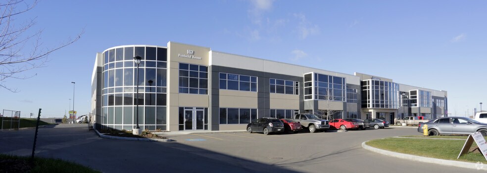 More Photos Of 167 Provincial Ave, Sherwood Park Service For Lease