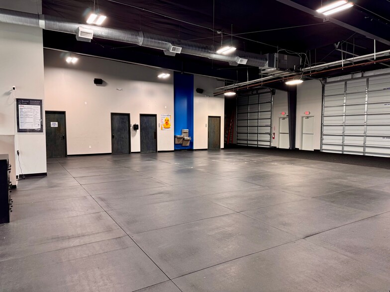 More Photos Of 16726 Huffmeister Rd, Cypress Freestanding For Lease