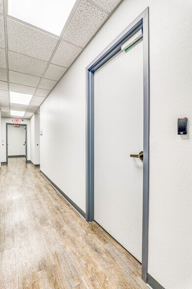 More Photos Of Sundland Park & Mesa Hills Dr., El Paso Office For Lease