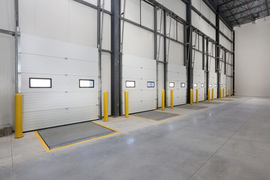 More Photos Of 75 Fruit St, Bridgewater Warehouse For Lease