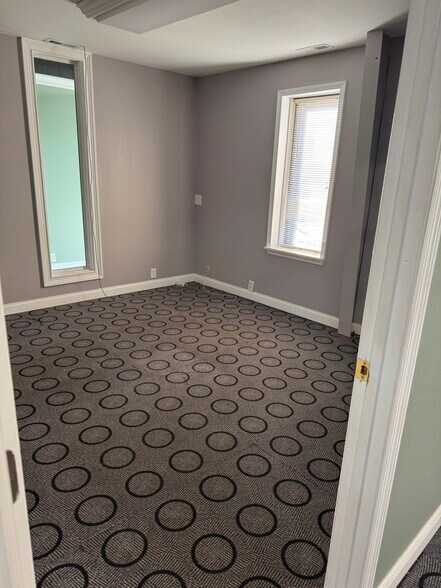 More Photos Of 1721 E Ridgewood Rd, Jasper Light Distribution For Lease