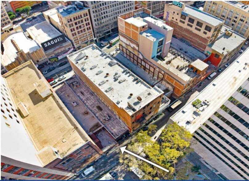 More Photos Of 525 S Broadway, Los Angeles Storefront For Lease