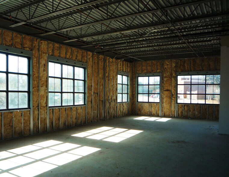 More Photos Of 840 Ranchview Dr, Irving Medical For Sale