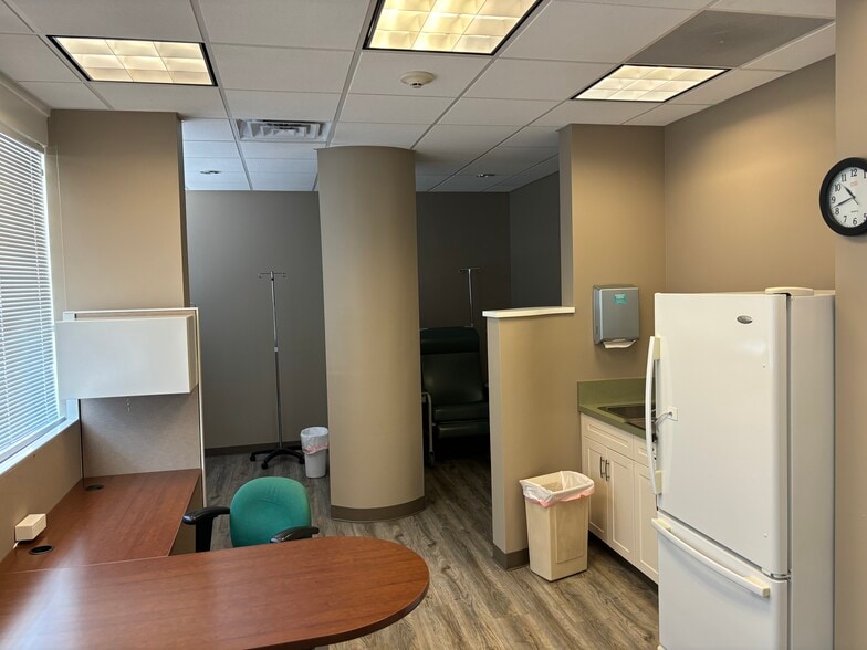 More Photos Of 220 Ridgedale Ave, Florham Park Office For Sale