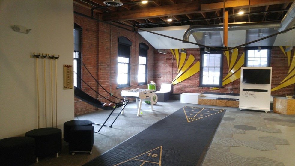 More Photos Of 210 W 19th Ter, Kansas City Office For Lease