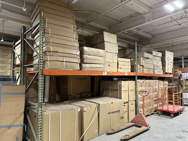 More Photos Of 19-29 Lafayette St, Hartford Distribution For Sale