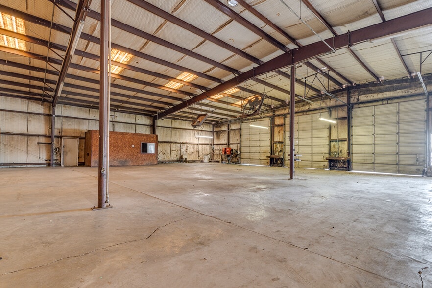 More Photos Of 1137 US-80 Hwy, Monroe Distribution For Sale