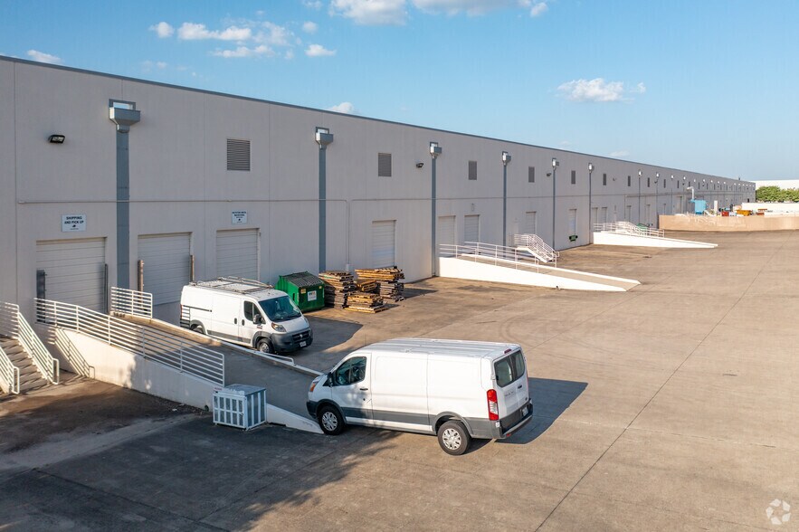 More Photos Of 14200 Hollister Rd, Houston Unknown For Lease