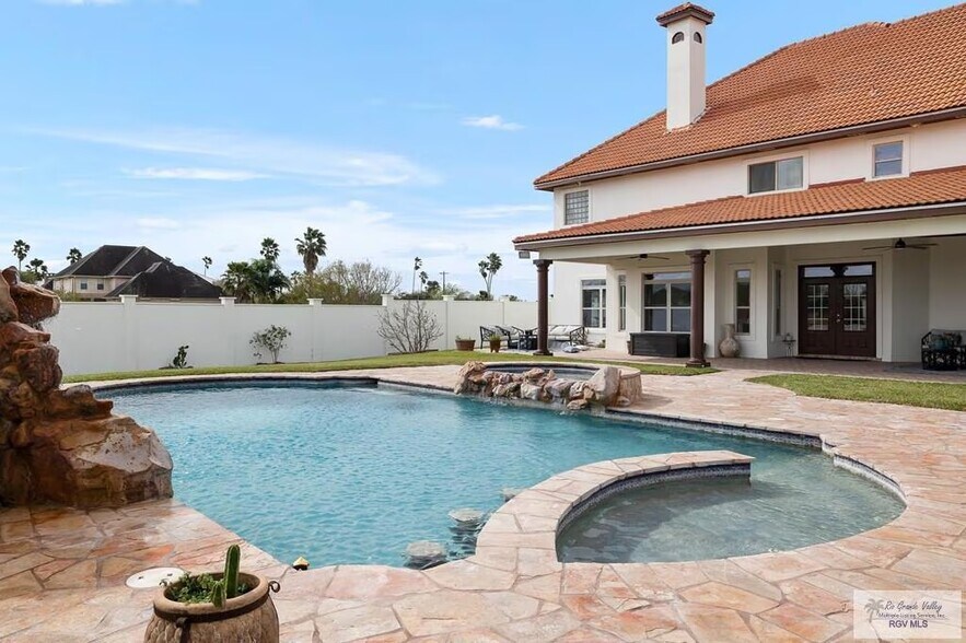 More Photos Of 25219 Bass Blvd, Harlingen Lodge Meeting Hall For Sale