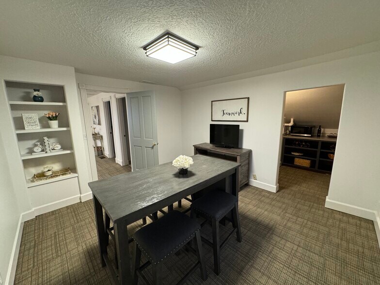 More Photos Of 1415 Commercial St SE, Salem Office For Sale