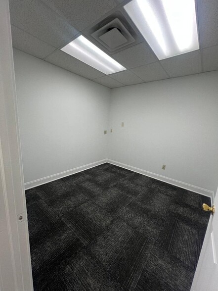 More Photos Of 1601 Republic Rd, Huntingdon Valley Warehouse For Lease