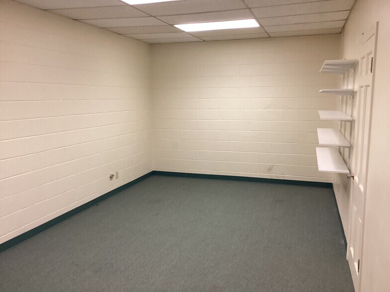 More Photos Of 402 W Main St, Stroud Storefront For Sale