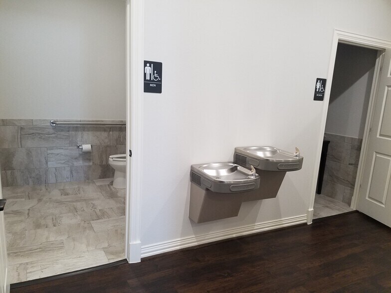 More Photos Of 8668 John Hickman Pky, Frisco Medical For Lease
