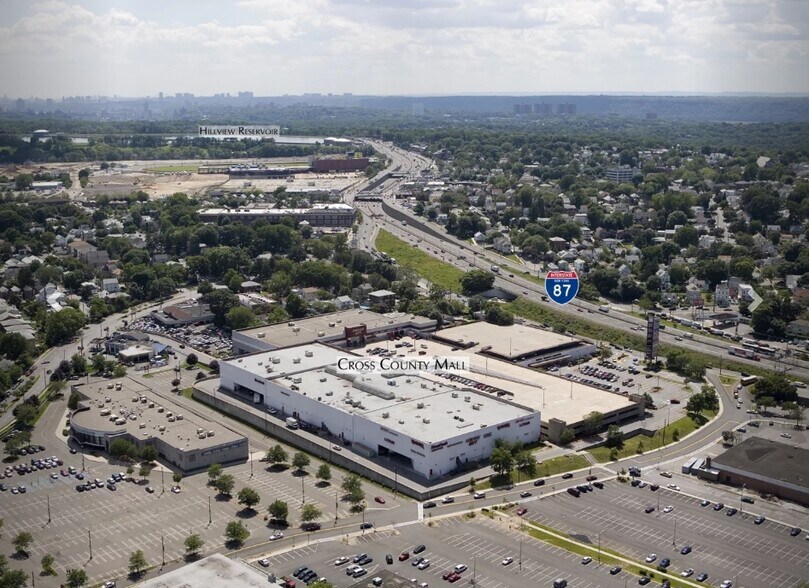 More Photos Of 6 Mall Walk, Yonkers Unknown For Lease