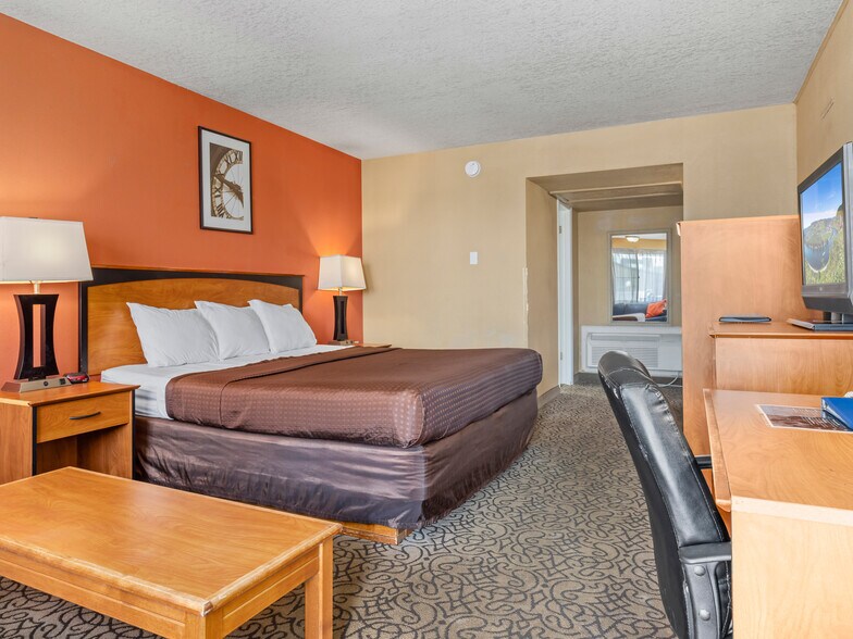 More Photos Of 1208 N Colorado Ave, Brush Hotel For Sale