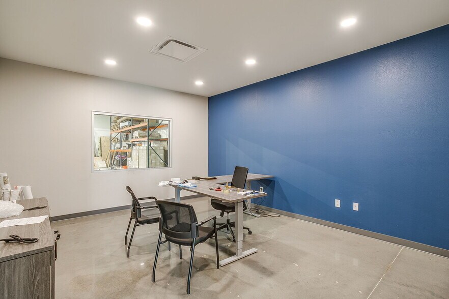 More Photos Of 1510 Markum Ranch Rd, Fort Worth Warehouse For Lease